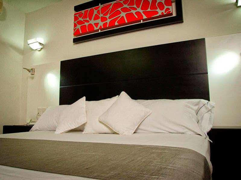 Hotel Portonovo Plaza Expo Zapopan Kültér fotó